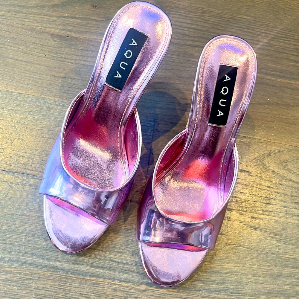 Aqua brand kitten heel shoes